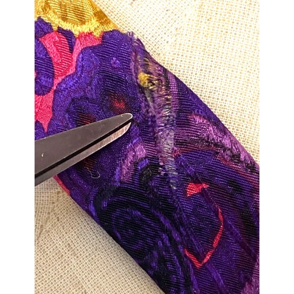 Signorcelli d'Italia Neck Tie Silk Purple Pink Gold  Abstract Vintage Medallion - Picture 5 of 5